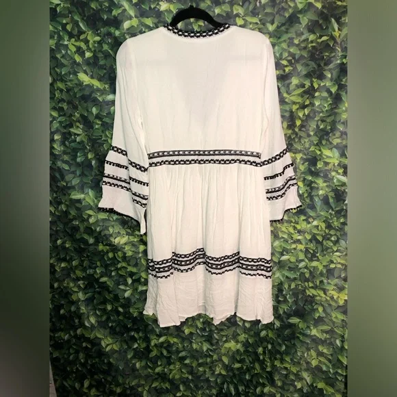 White Dress with Black Trim - Picture 10 of 16